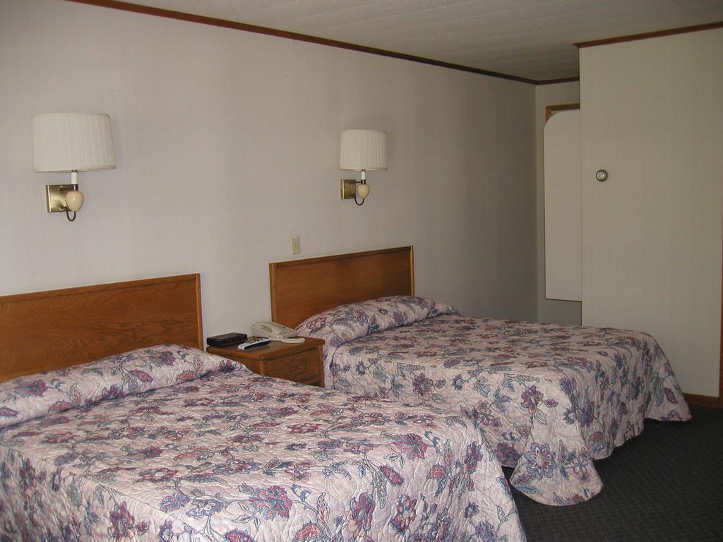 T-Bird Motor Inn Shelburne Extérieur photo