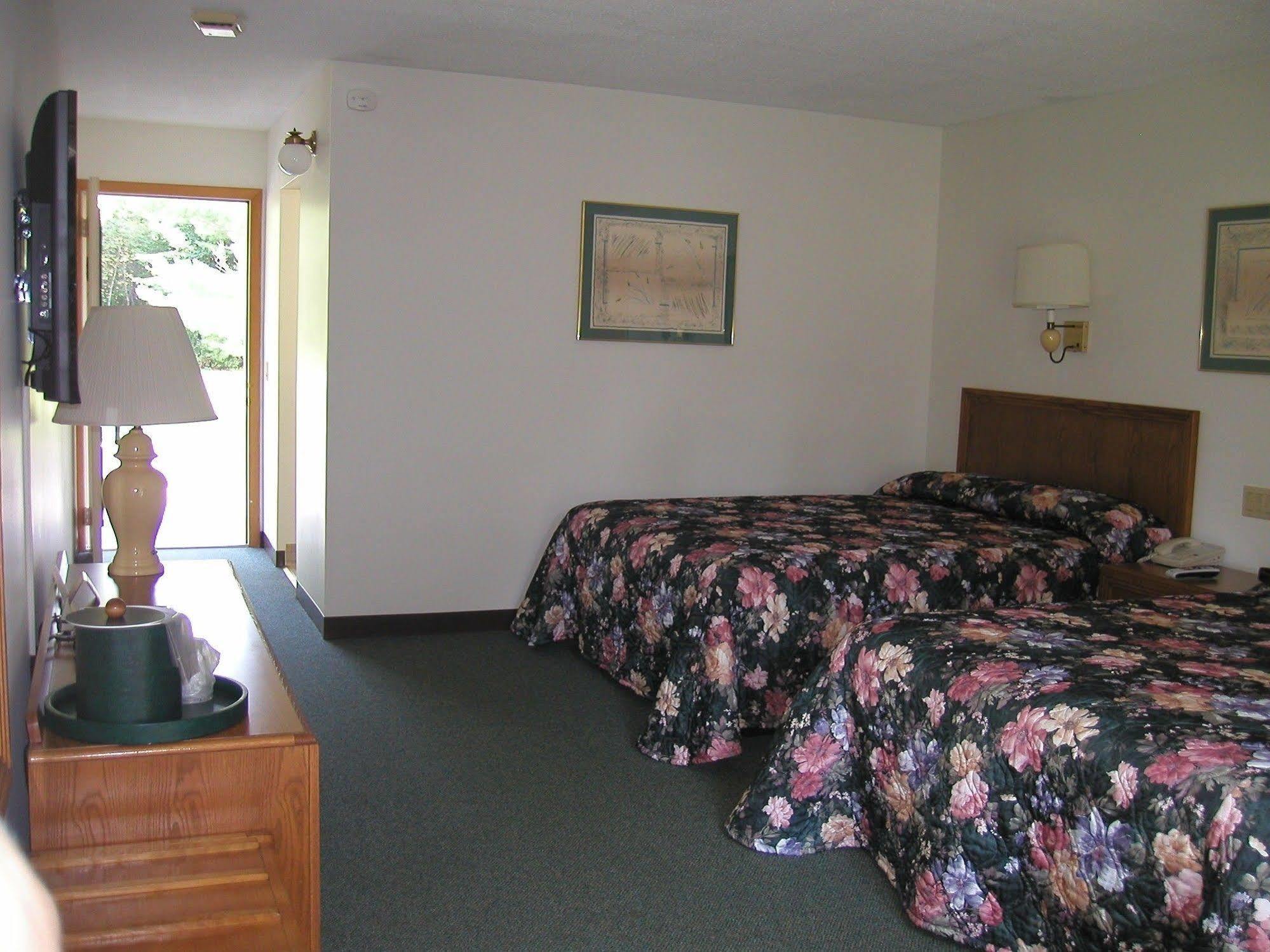 T-Bird Motor Inn Shelburne Extérieur photo